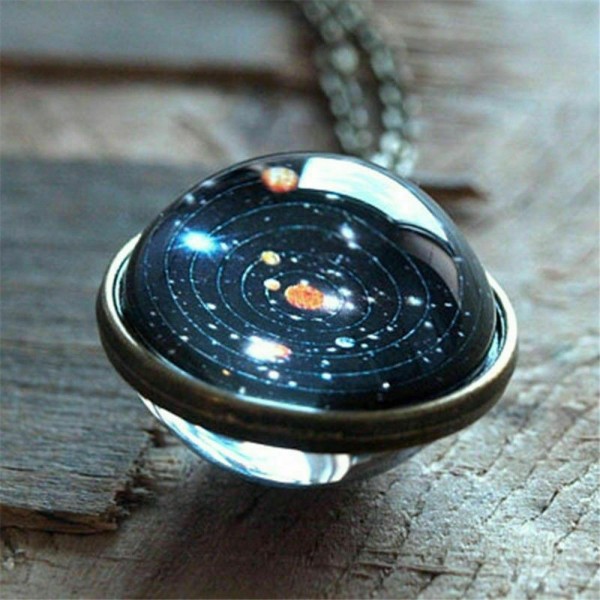 Galaxy und Planeten als Halskette