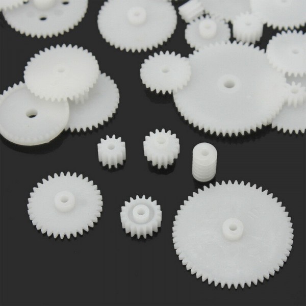 58x verschiedene Plastik Zahnräder in Weiß