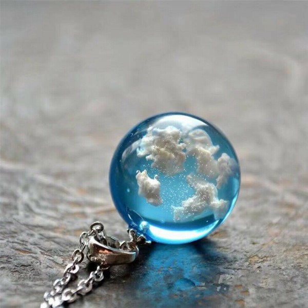 Weiße Wolken blauer Himmel Harz Glaskugel Anhänger Halskette Terrarium Schmuck